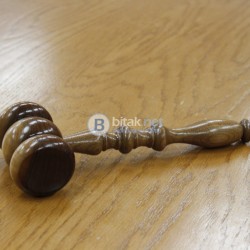 Адвокати-българско и немско право.
