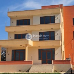 Продавам огромна къща в гр. Варна кв. Галата