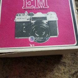 продавам фотоапарат Zenit