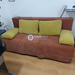Продавам използван диван без дефекти, като нов